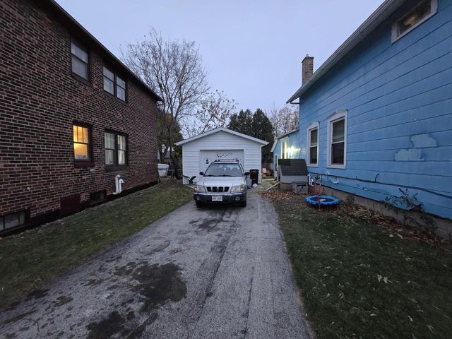 617 Chicago STREET, Manitowoc, WI 54220