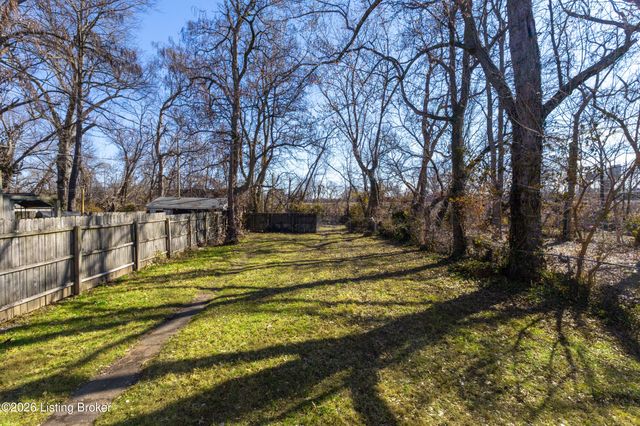 651 Louis Coleman Jr Dr, Louisville, KY 40211