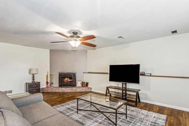 8604 E Wassall St, Wichita, KS 67210