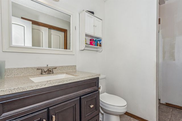 8604 E Wassall St, Wichita, KS 67210