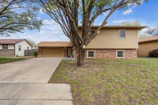 8604 E Wassall St, Wichita, KS 67210
