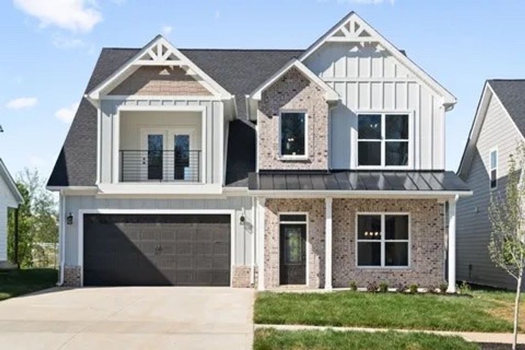 225 Daniel St, Pleasant View, TN 37146