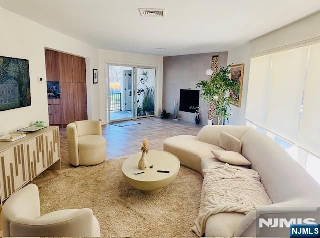 573 Kiowa Drive, Franklin Lakes, NJ 07417