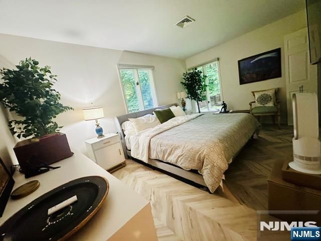 573 Kiowa Drive, Franklin Lakes, NJ 07417