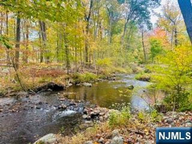 573 Kiowa Drive, Franklin Lakes, NJ 07417