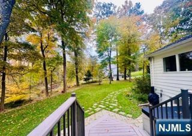 573 Kiowa Drive, Franklin Lakes, NJ 07417