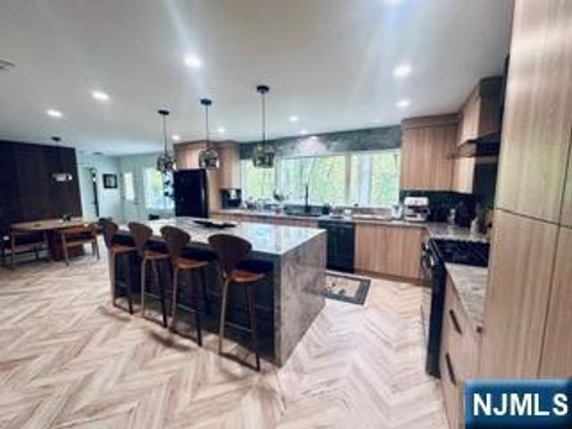 573 Kiowa Drive, Franklin Lakes, NJ 07417