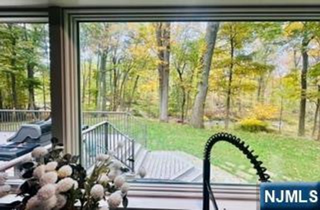 573 Kiowa Drive, Franklin Lakes, NJ 07417