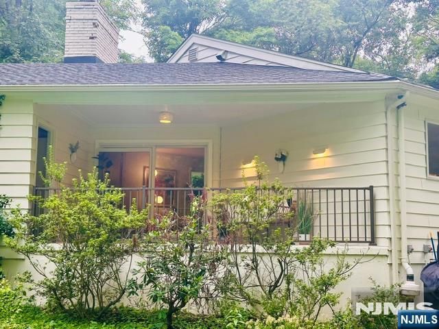 573 Kiowa Drive, Franklin Lakes, NJ 07417