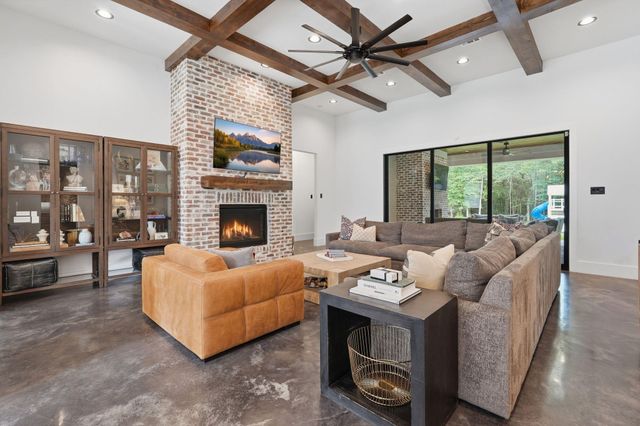 288 Fire Sky Road, Huntsville, TX 77340