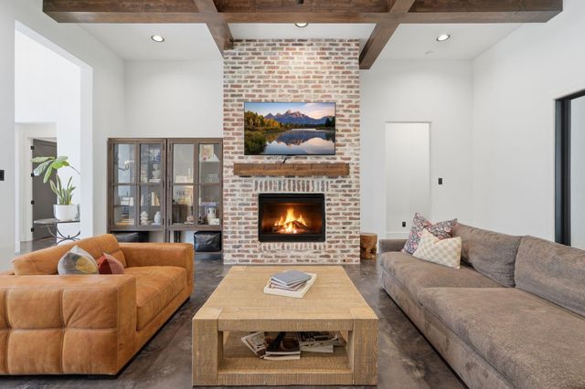 288 Fire Sky Road, Huntsville, TX 77340