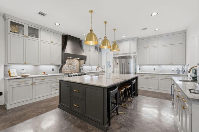 288 Fire Sky Road, Huntsville, TX 77340