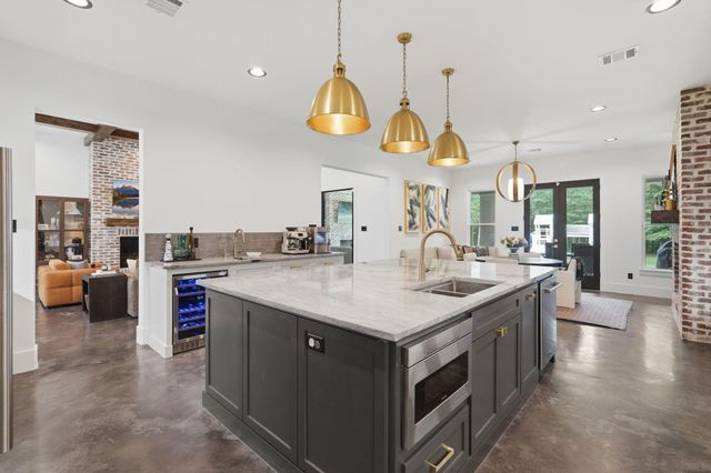288 Fire Sky Road, Huntsville, TX 77340