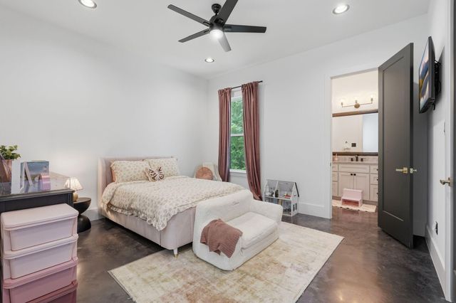 288 Fire Sky Road, Huntsville, TX 77340