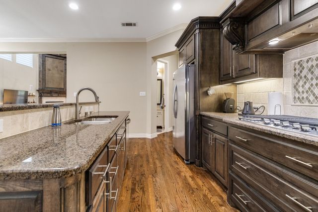 2029 N Hill Drive, Irving, TX 75038