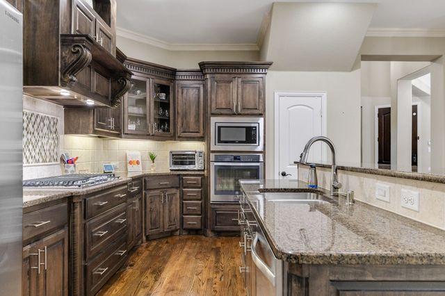 2029 N Hill Drive, Irving, TX 75038