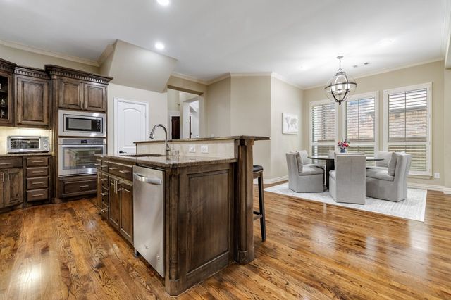 2029 N Hill Drive, Irving, TX 75038
