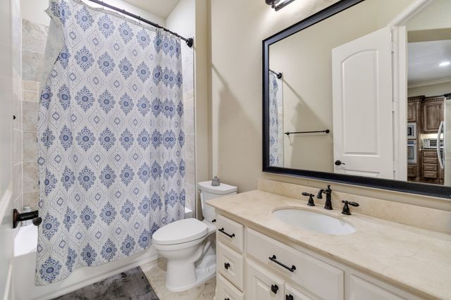 2029 N Hill Drive, Irving, TX 75038