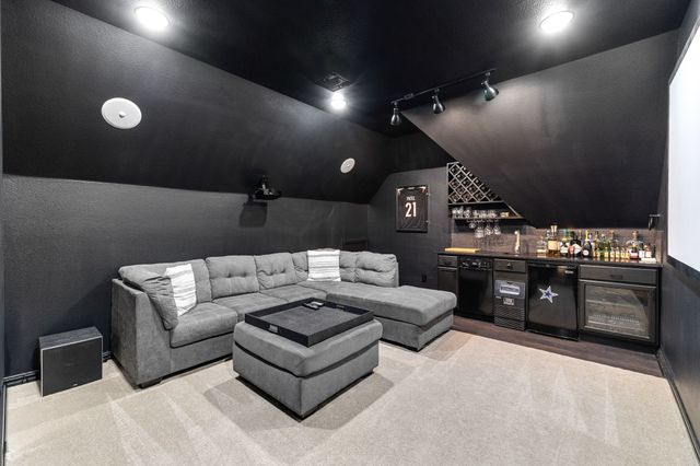 2029 N Hill Drive, Irving, TX 75038
