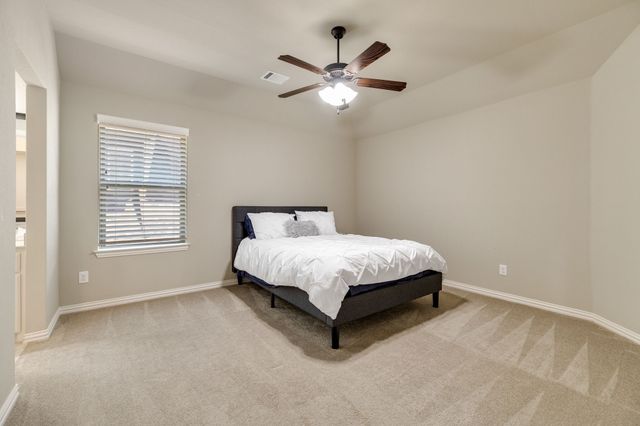2029 N Hill Drive, Irving, TX 75038