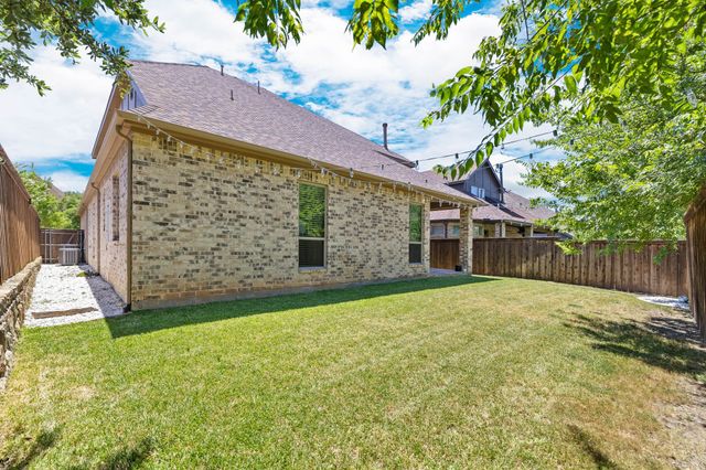 2029 N Hill Drive, Irving, TX 75038