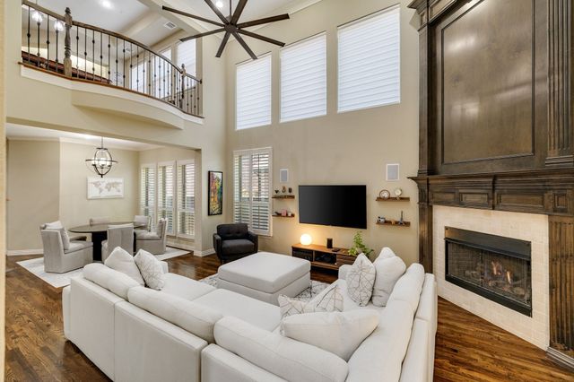 2029 N Hill Drive, Irving, TX 75038