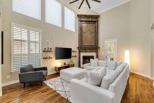 2029 N Hill Drive, Irving, TX 75038