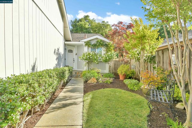 158 Bedford, Hercules, CA 94547