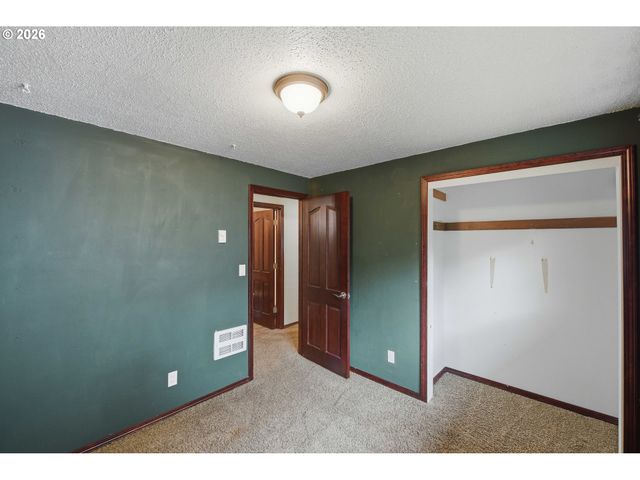 955 STATE St, North Bend, OR 97459