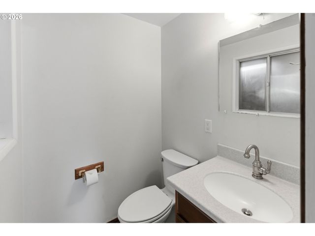 955 STATE St, North Bend, OR 97459