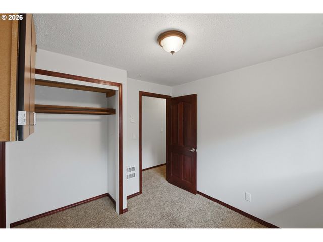 955 STATE St, North Bend, OR 97459