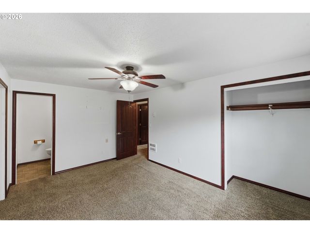 955 STATE St, North Bend, OR 97459