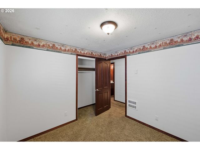 955 STATE St, North Bend, OR 97459