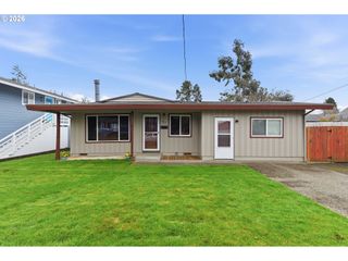 955 STATE St, North Bend, OR 97459