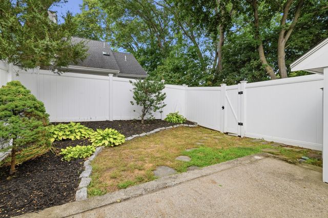 195 Lake Street, Unit 11 11, Weymouth, MA 02189
