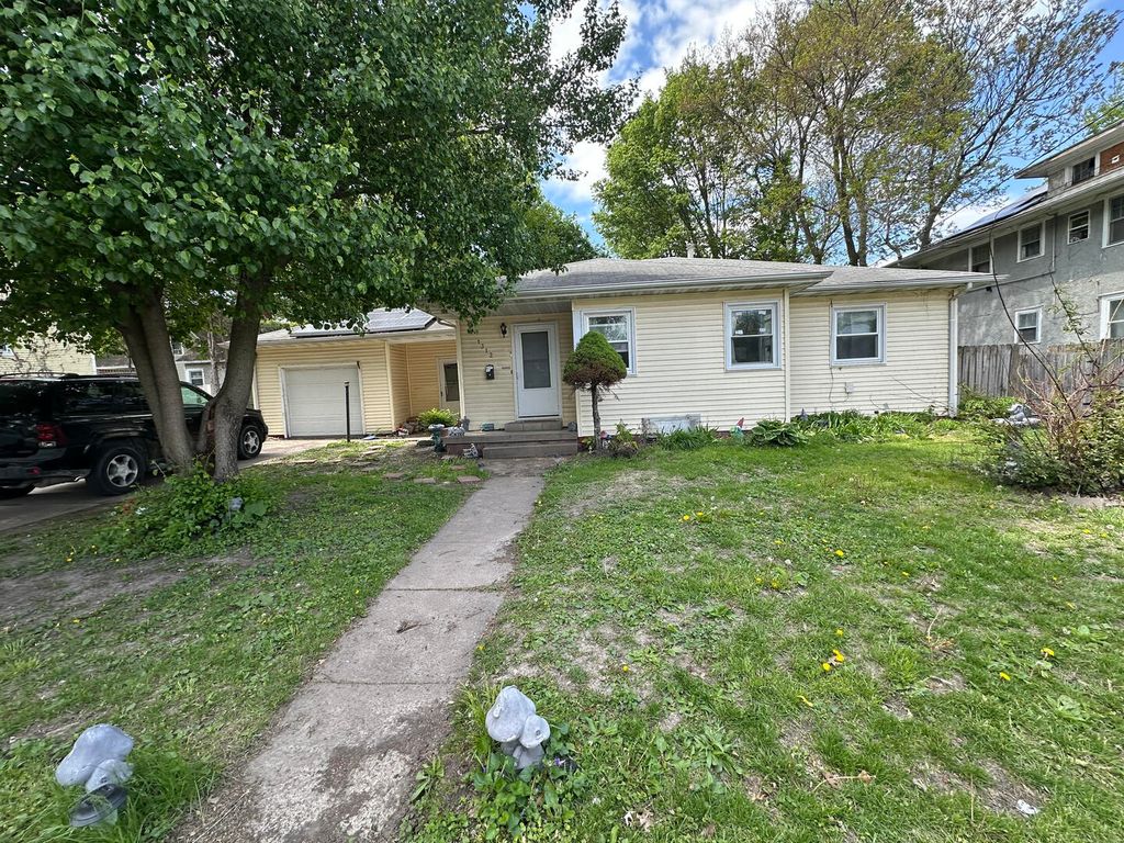 1312 PERSHING Avenue, Davenport, IA 52803