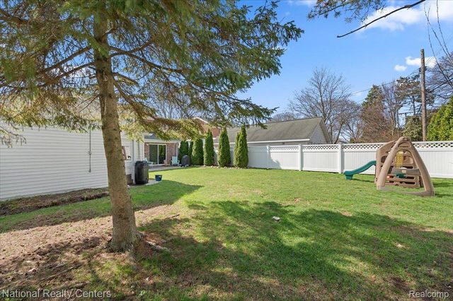 2958 Woodslee Drive, Royal Oak, MI 48073