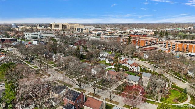 2958 Woodslee Drive, Royal Oak, MI 48073