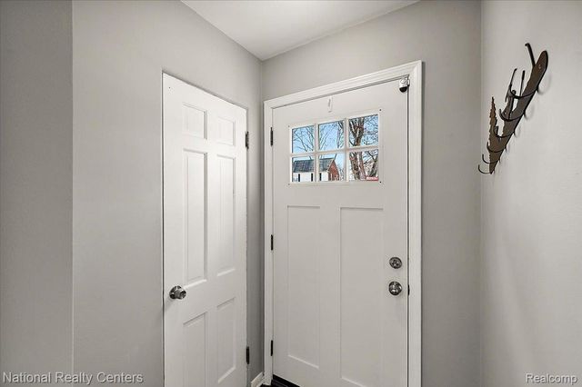 2958 Woodslee Drive, Royal Oak, MI 48073