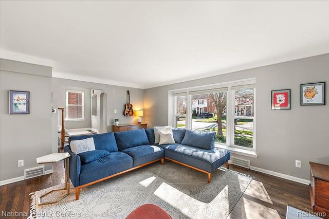 2958 Woodslee Drive, Royal Oak, MI 48073