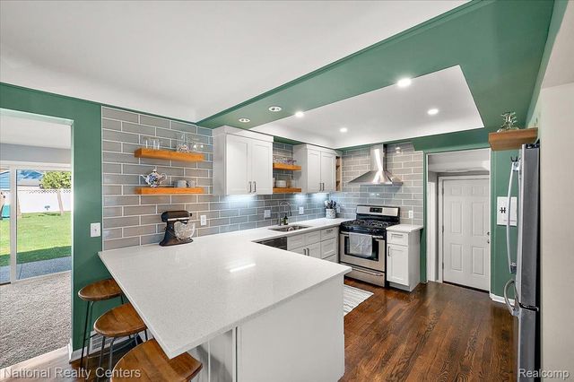 2958 Woodslee Drive, Royal Oak, MI 48073