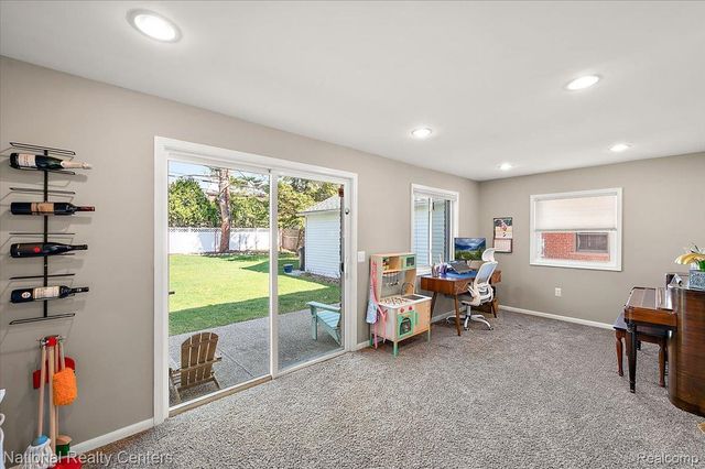 2958 Woodslee Drive, Royal Oak, MI 48073