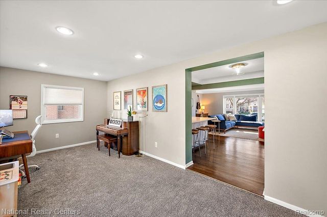 2958 Woodslee Drive, Royal Oak, MI 48073