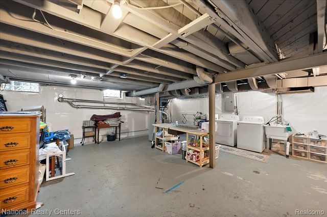 2958 Woodslee Drive, Royal Oak, MI 48073