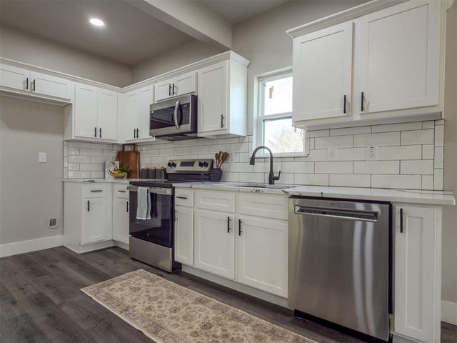 705 E Springer Avenue, Guthrie, OK 73044