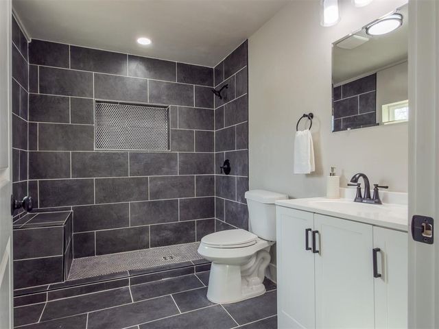 705 E Springer Avenue, Guthrie, OK 73044