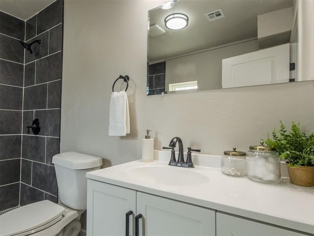 705 E Springer Avenue, Guthrie, OK 73044