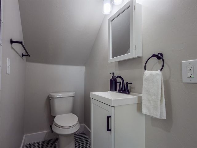 705 E Springer Avenue, Guthrie, OK 73044