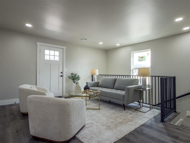 705 E Springer Avenue, Guthrie, OK 73044