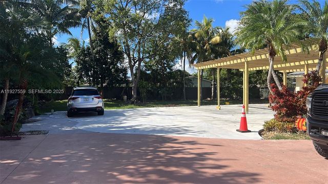 19051 SW 272nd St, Homestead, FL 33031